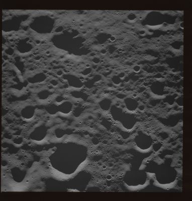 AS 08-14-2401 - The Dark Side of the Moon (5 - natural colors; credits: Lunexit)
Image Collection:  70mm Hasselblad 
Mission:  8 
Magazine:  14 
Magazine Letter:  B 
Latitude: approx. 3,0° South 
Longitude: approx. 156,0° West
Lens Focal Length:  250 mm 
Description:  NEAR TERMINATOR; FARSIDE 
Film Type:  SO-368 
Film Width:  70 mm 
Film Color:  color
Parole chiave: The Moon from orbit - Highly Cratered Region near the Terminator - Farside