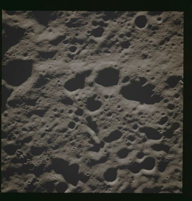 AS 08-14-2402 - The Dark Side of the Moon (6 - MULTISPECTRUM; credits: Lunexit)
Image Collection:  70mm Hasselblad 
Mission:  8 
Magazine:  14 
Magazine Letter:  B 
Latitude: approx. 3,0° South 
Longitude: approx. 157,0° West
Lens Focal Length:  250 mm 
Description:  NEAR TERMINATOR; FARSIDE 
Film Type:  SO-368 
Film Width:  70 mm 
Film Color:  color
Parole chiave: The Moon from orbit - Highly Cratered Region near the Terminator - Farside