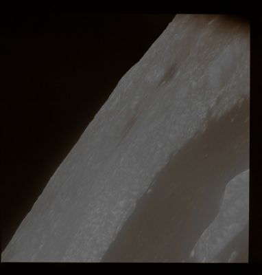 AS 08-14-2447 - Tsiolkovsky
Image Collection: 70mm Hasselblad 
Mission: 8 
Magazine: 14 
Magazine Letter: B 
Latitude: approx. 21° South
Longitude: approx. 129° East
Lens Focal Length: 250 mm 
Description: Tsiolkovsky Crater (FARSIDE)
Film Type: SO-368 
Film Width: 70 mm 
Film Color: color 
Parole chiave: The Moon from orbit - Craters - Tsiolkovsky