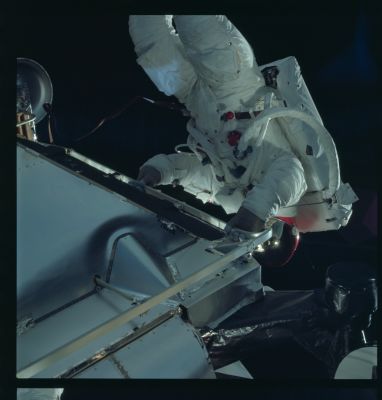 AS 09-19-2998 - E.V.A.
nessun commento
Parole chiave: E.V.A. - Apollo 9