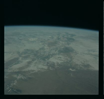 AS 09-20-3123 - White and Green Land, Blue Limbs
nessun commento
Parole chiave: The Earth from Orbit