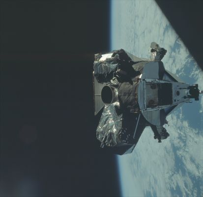 AS 09-21-3235 - Visual Inspection
Parole chiave: The Lunar Module and the Earth