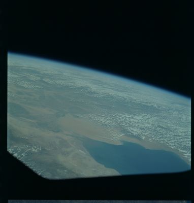 AS 09-22-3359 - Land and Sea
nessun commento
Parole chiave: The Earth from orbit