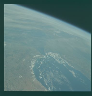 AS 09-23-3514 - Land and Sea
Parole chiave: The Earth from orbit