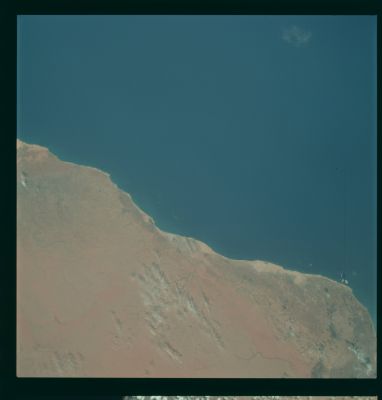 AS 09-23-3518 - Coastline (2)
nessun commento
Parole chiave: The Earth from orbit