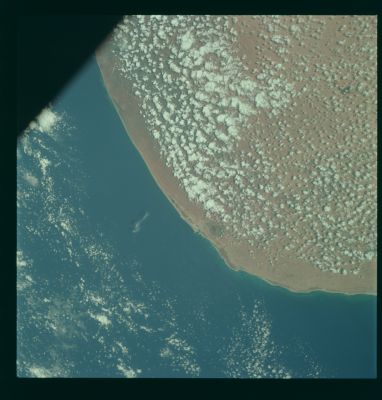 AS 09-23-3519 - Coastline (3)
nessun commento
Parole chiave: The Earth from orbit