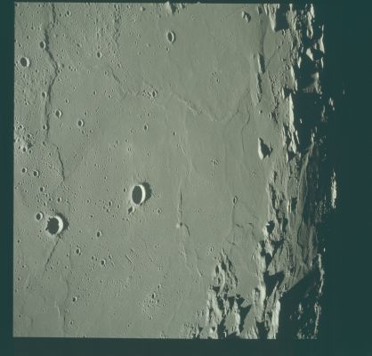 AS 10-27-3906 - Approaching the Terminator
nessun commento
Parole chiave: The Moon from orbit - Perspective Landing Site (n. 3) for Apollo 11