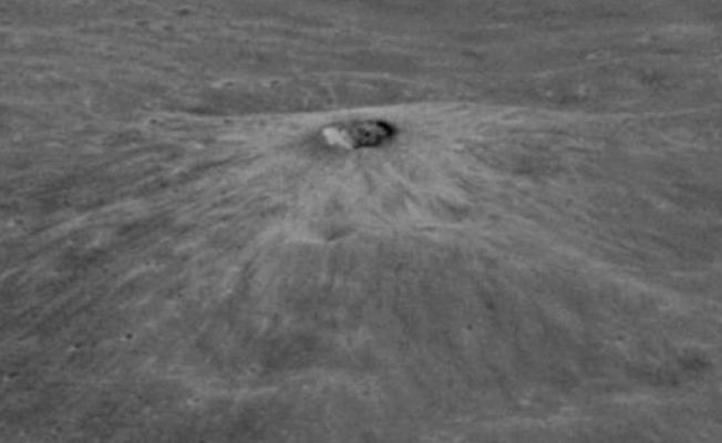 AS 10-29-4181 - Chaplygin Crater and a (possible) small Lunar Shield-Volcano (EDM n. 2)
Probabilmente un Cratere da Impatto relativamente recente, anche se un (minimo) dubbio circa la natura effettiva del rilievo sussiste. Il NSSDC, sebbene cortesemente interpellato, non ha fornito risposte.
Parole chiave: Lunar Surface - Controversial