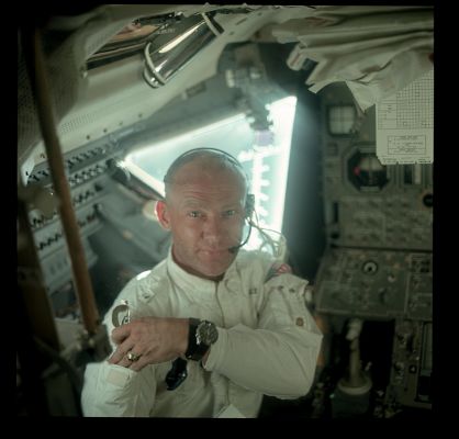 AS 11-36-5389 - What Time is it? (Credits for the additional process.: Dr Paolo C. Fienga/LXTT/IPF)
nessun commento
Parole chiave: Astronauts - "Buzz" Aldrin