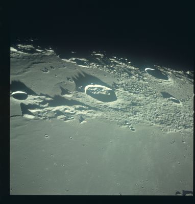 AS 12-51-7551 - Shadowland, near the Lunar Terminator (2)
nessun commento
Parole chiave: The Moon from orbit - Regions near the Terminator