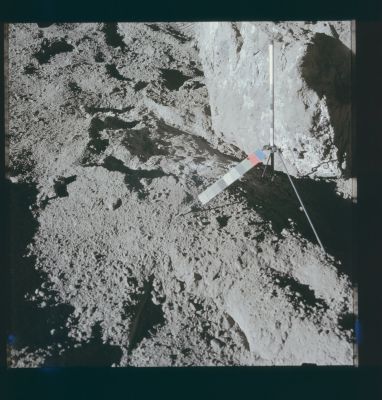 AS 15-86-11561 - Station 2 Boulder
Caption NASA:"122:55:50 MT - Dave Scott has overturned the boulder, pushing it toward the West".
Parole chiave: Lunar Surface - Station 2 Boulder