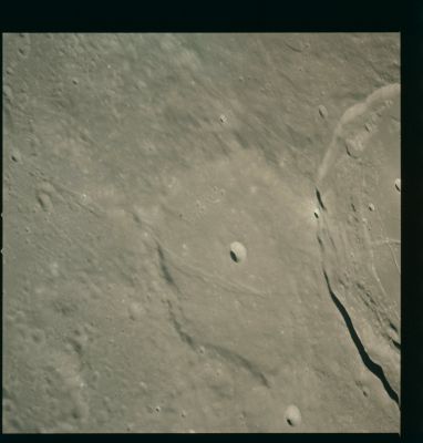 AS 15-91-12363 - Flying over Posidonius Crater (1)
nessun commento
Parole chiave: The Moon from orbit - Craters - Posidonius