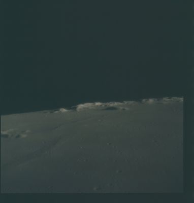 AS 15-91-12393 - Mare Serenitatis, the Caucasus Montes and the limb of the Moon
nessun commento
Parole chiave: The Moon from orbit - Montes - Caucasus Montes and the Mare Serenitatis