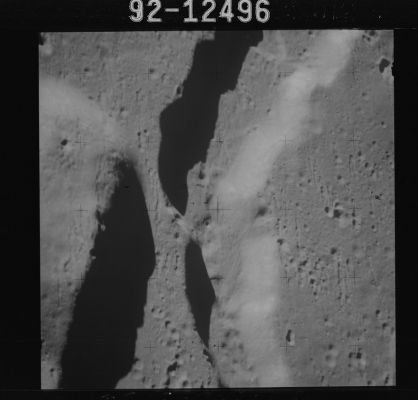 AS 15-92-12496 - The "cradle" of the TLP's: Vallis Schroteri (2)
nessun commento
Parole chiave: The Moon from orbit - Vallis Schroteri