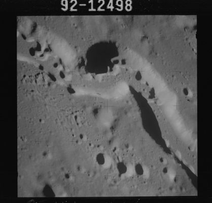 AS 15-92-12498 - The "cradle" of the TLP's: Vallis Schroteri (4)
nessun commento
Parole chiave: The Moon from orbit - Vallis Schroteri