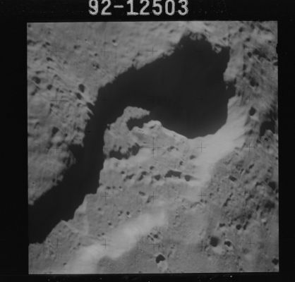 AS 15-92-12503 - The "cradle" of the TLP's: Vallis Schroteri (9)
nessun commento
Parole chiave: The Moon from orbit - Vallis Schroteri