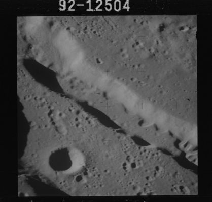 AS 15-92-12504 - The "cradle" of the TLP's: Vallis Schroteri (10)
nessun commento
Parole chiave: The Moon from orbit - Vallis Schroteri
