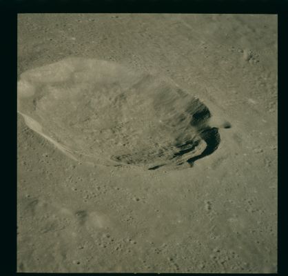 AS 15-96-13013 - Autolycus Crater
Image Collection:  70mm Hasselblad 
Mission:  15 
Magazine:  96 
Magazine Letter:  Q 
Latitude: 30,5° North
Longitude: 1,5° East 
Film Type:  SO-368 
Film Width:  70 mm 
Film Color:  color 
Feature(s):  AUTOLYCUS Crater
Parole chiave: The Moon from orbit - Craters - Autolycus