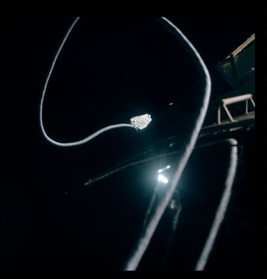 AS 15-96-13098 - Floating in Space... (Special Processing by Lunexit)
Worden's EVA
Parole chiave: Astronauts - Alfred M. Worden