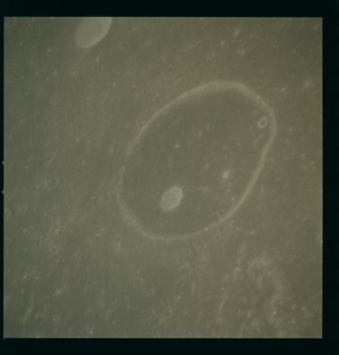 AS 15-97-13210 - The unusual-looking Jansen Crater
Image Collection:  70mm Hasselblad 
Mission:  15 
Magazine:  97 
Magazine Letter:  O 
Latitude: 13,5° North 
Longitude: 18,5° East
Film Type:  SO-368 
Film Width:  70 mm 
Film Color:  color 
Feature(s):  Crater JANSEN
Parole chiave: The Moon from orbit - Craters - Jansen