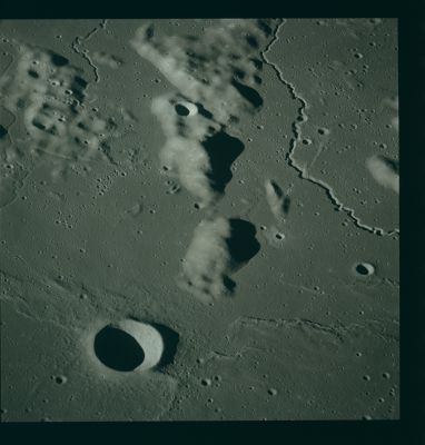 AS 16-119-19160 - Herigonius "E"
Image Collection:  70mm Hasselblad 
Mission:  16 
Magazine:  119 
Magazine Letter:  RR 
Latitude: 14,5° South 
Longitude: 36,0° West
Camera Altitude:  123 Km 
Film Type:  SO-368 
Film Width:  70 mm 
Film Color:  color 
Feature(s):  HERIGONIUS "E"
Parole chiave: The Moon from orbit - Craters - Herigonius "E"