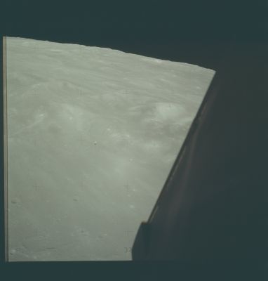 AS 17-147-22463 - CSM America and the Moon
Rev. 12, CSM from LM and Crater Pierce C.

Parole chiave: The Moon from orbit