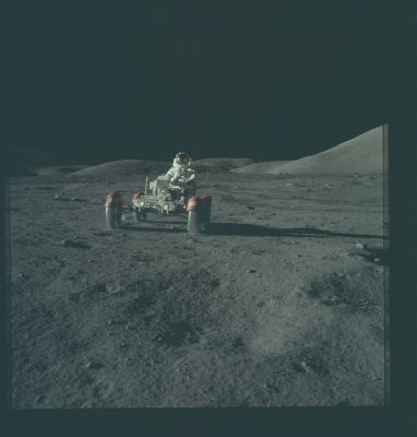 AS 17-147-22524 - Where are you going?!?
nessun commento
Parole chiave: Lunar Rover and Lunar Panorama