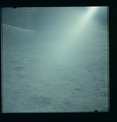 AS 17-147-22553 - Lost in the Sun glare...
Geophone 3 pan. LM hidden in the up-Sun glare.
Parole chiave: Lunar Panorama - Sculptured Hills and LM