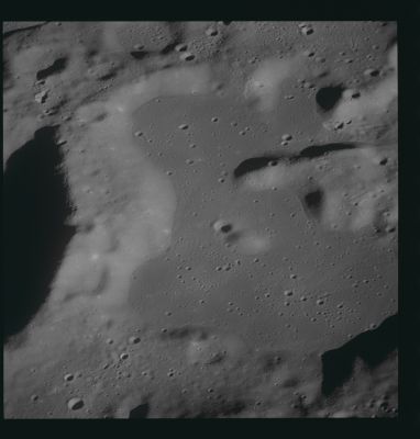AS 17-151-23192 - Lunar Highlands (North of Sniadecki Crater)
Image Collection:  70mm Hasselblad 
Mission:  17 
Magazine:  151 
Magazine Letter:  OO 
Revolution:  4 
Latitude: 20,4° South
Longitude: 168,9° West
Lens Focal Length:  250 mm 
Camera Look:  ----
Camera Tilt:  49° 
Camera Azimuth:  55 
Camera Altitude:  105 Km 
Sun Elevation (on Local Horizon): 13° 
Mission Activity:  REV 4 
Film Type:  SO-368 
Film Width:  70 mm 
Film Color:  color 
Feature(s):  SNIADECKI, NORTH OF
Parole chiave: The Moon from orbit - Craters - Southern Highlands