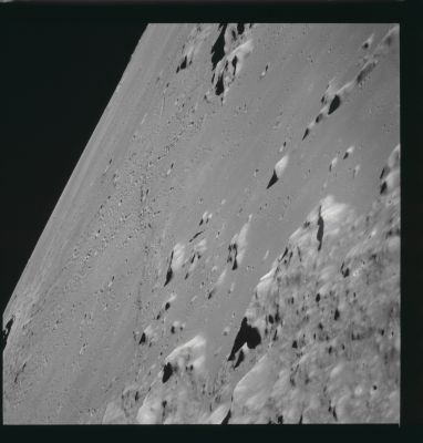 AS 17-151-23221 - Autolycus "K"
Image Collection:  70mm Hasselblad 
Mission:  17 
Magazine:  151 
Magazine Letter:  OO 
Revolution:  38 
Latitude: 29,3° North
Longitude: 6,1° East
Lens Focal Length:  250 mm 
Camera Look:  ---
Camera Tilt:  66° 
Camera Azimuth:  341 
Camera Altitude:  106 Km 
Sun Elevation (on Local Horizon): 13° 
Mission Activity:  REV 38 
Film Type:  SO-368 
Film Width:  70 mm 
Film Color:  color
Feature(s):  AUTOLYCUS "K"
Parole chiave: The Moon from orbit - Craters - Autolycus "K"