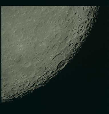 AS 17-152-23324 - Lunar Limb (1)
Image Collection: 70mm Hasselblad 
Mission: 17 
Magazine: 152 
Magazine Letter: PP 
Mission Activity: TEC 
Film Type: SO-368 
Film Width: 70 mm 
Film Color: color 
Feature(s): MILNE, PASTEUR
Parole chiave: The Moon from orbit - Lunar Limb