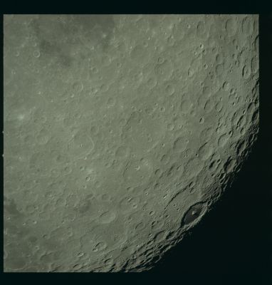 AS 17-152-23325 - Lunar Limb (2)
Image Collection: 70mm Hasselblad 
Mission: 17 
Magazine: 152 
Magazine Letter: PP 
Mission Activity: TEC 
Film Type: SO-368 
Film Width: 70 mm 
Film Color: color 
Feature(s): CURIE, MILNE and PASTEUR
Parole chiave: The Moon from orbit - Lunar Limb