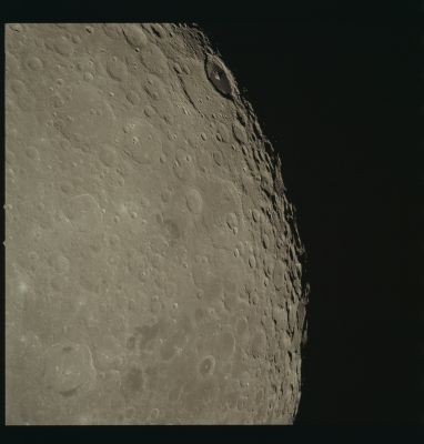 AS 17-152-23338 - Humboldt, Pasteur and Mare Australe
nessun commento
Parole chiave: The Moon from Space - Mare Australe, Pasteur and Humboldt