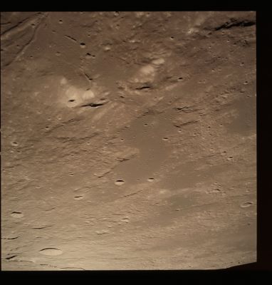 AS 17-153-23573 - Craters Aratus "A" and Manilius "F"
Image Collection:  70mm Hasselblad 
Mission:  17 
Magazine:  153 
Magazine Letter:  MM 
Revolution:  39 
Latitude:  19,8° North
Longitude: 7,5° East
Lens Focal Length:  80 mm 
Camera Altitude:  106 Km 
Sun Elevation (on Local Horizon):  16° 
Mission Activity:  REV 39 
Film Type:  SO-368 
Film Width:  70 mm 
Film Color:  color 
Parole chiave: The Moon from orbit - Craters - Aratus "A" and Manilius "F"