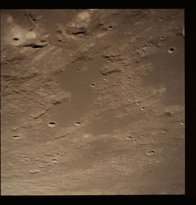 AS 17-153-23574 - The Conon and Manilius "F" Crater Region
Image Collection:  70mm Hasselblad 
Mission:  17 
Magazine:  153 
Magazine Letter:  MM 
Revolution:  39 
Latitude:  19,2° North
Longitude: 7,2° East
Lens Focal Length:  80 mm 
Camera Altitude:  106 Km 
Sun Elevation (on Local Horizon):  16° 
Mission Activity:  REV 39 
Film Type:  SO-368 
Film Width:  70 mm 
Film Color:  color
Parole chiave: The Moon from orbit - Craters - Conon and Manilius "F" Region
