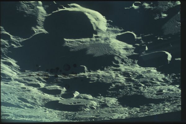 AS 17-162-24104 - Sniadecki and Orlov Crater
Image Collection:  35mm Nikon 
Mission:  17 
Magazine:  162 
Magazine Letter:  SS 
Revolution:  15 
Latitude:  23,9° South 
Longitude: 170,4° West
Lens Focal Length:  55 mm 
Camera Tilt:  58° 
Camera Azimuth:  230 
Camera Altitude:  113 Km 
Sun Elevation (on Local Horizon):  4° 
Description:  SNIADECKI, ORLOV 
Film Width:  35 mm 
Film Color:  color 
Parole chiave: The Moon from orbit - Craters - Sniadecki and Orlov