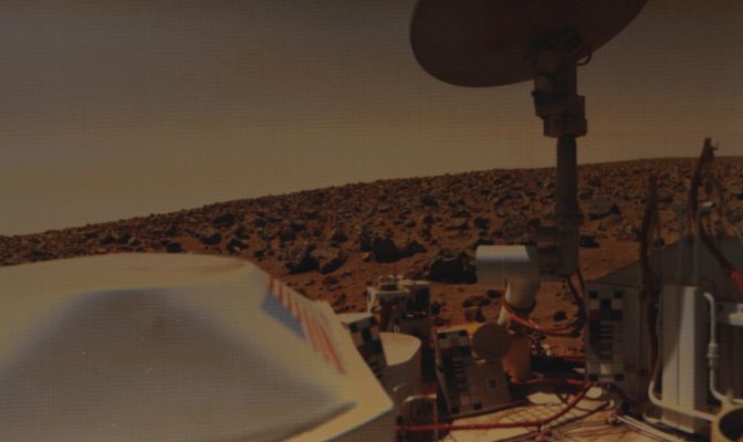 The "Rocky Horizon" of Utopia Planitia - Frame Viking Lander 2 n. 22a158 (Absolute Natural Colors; credits for the additional process. and color.: Dr Paolo C. Fienga - Lunexit Team)
nessun commento
Parole chiave: Martian Horizon - Utopia Planitia