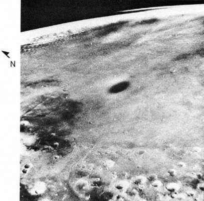 Phobos' shadow from Viking Orbiter 1
Tutte ombre "molto" simili (ellissoidi), eppure tutte molto diverse. Certo, le variabili in gioco sono tante, a cominciare dalla qualità intrinseca dei frame, però...
Parole chiave: Mars from orbit - Phobos' shadow