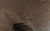 Craters-Unnamed_Crater_in_Arabia_Terra-PIA08473-01.jpg