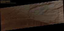 Landslides-Ophir_Chasma-PIA13184.jpg